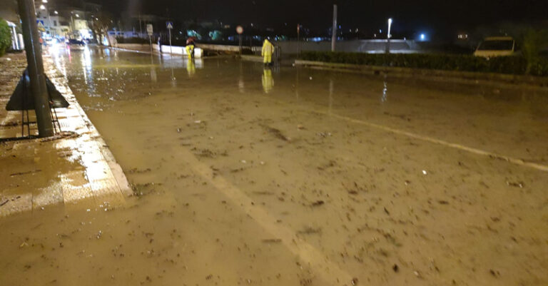 foto strada allagata a sapri lungomare