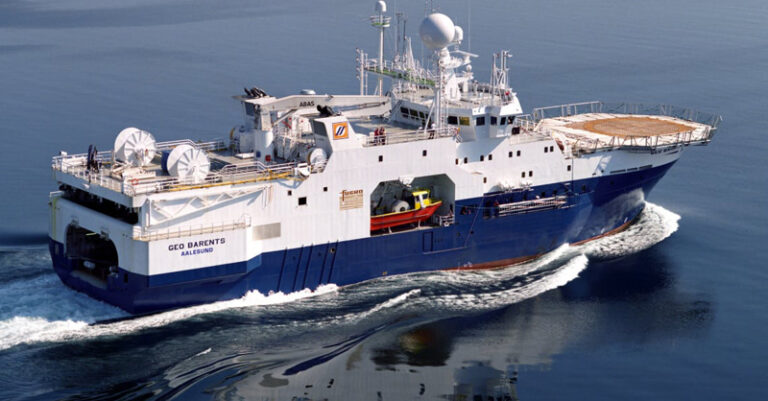 nave migranti fb