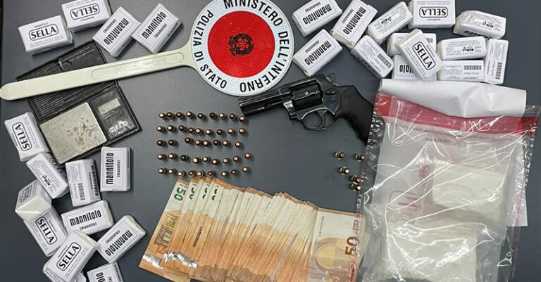 foto polizia di salerno arresto pusher