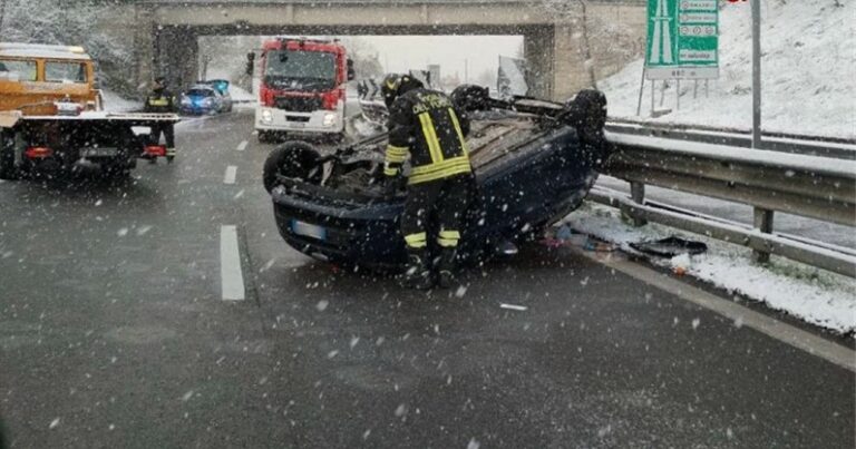 incidente raccordo potenza vigili del fuoco ok