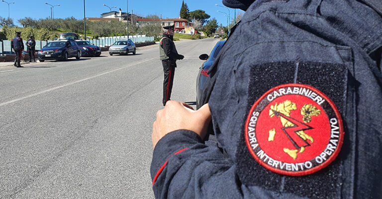 CARABINIERI INTERVENTO OPERATIVO