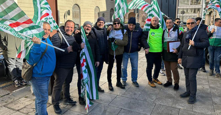 POTENZA VIGILI DEL FUOCO PROTESTA FB