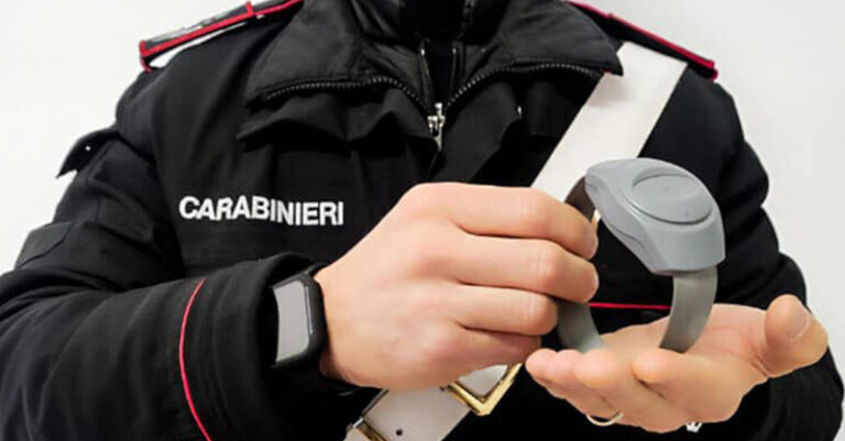 BRACCIALETTO ELETTRONICO CARABINIERI