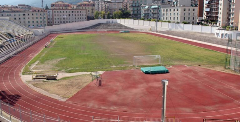 stadio vestuti salerno