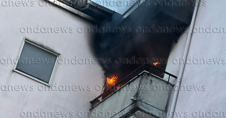 incendio-montecorvino pugliano-FB