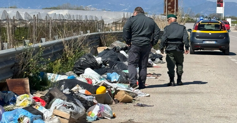 rifiuti abbandonati-battipaglia-FB
