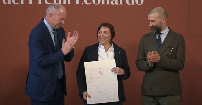 VERONICA LA REGINA PREMIO FB