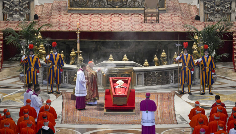 cero-papa francesco-vatin news-fb