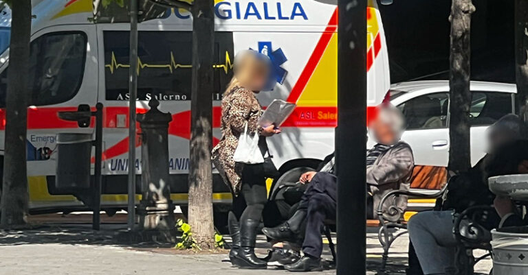 chiede soldi eboli daspo FB