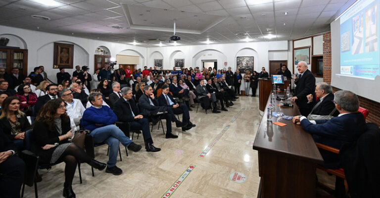 de luca ospedale vallo della lucania visita 1 aprile fb ok