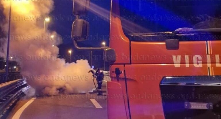 incendio auto polla 11 aprile ok