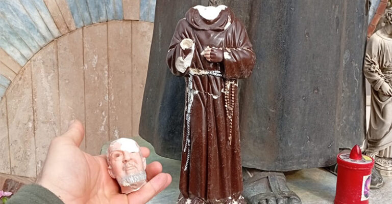 statua vandalizzata torchiara fb